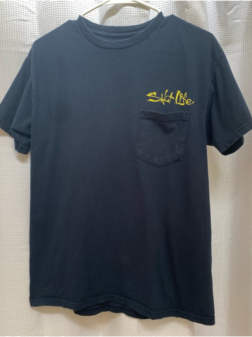 Adult SALT LIFE Navy Pocket Tee Shirt with Fish Graphic on Back Size Med